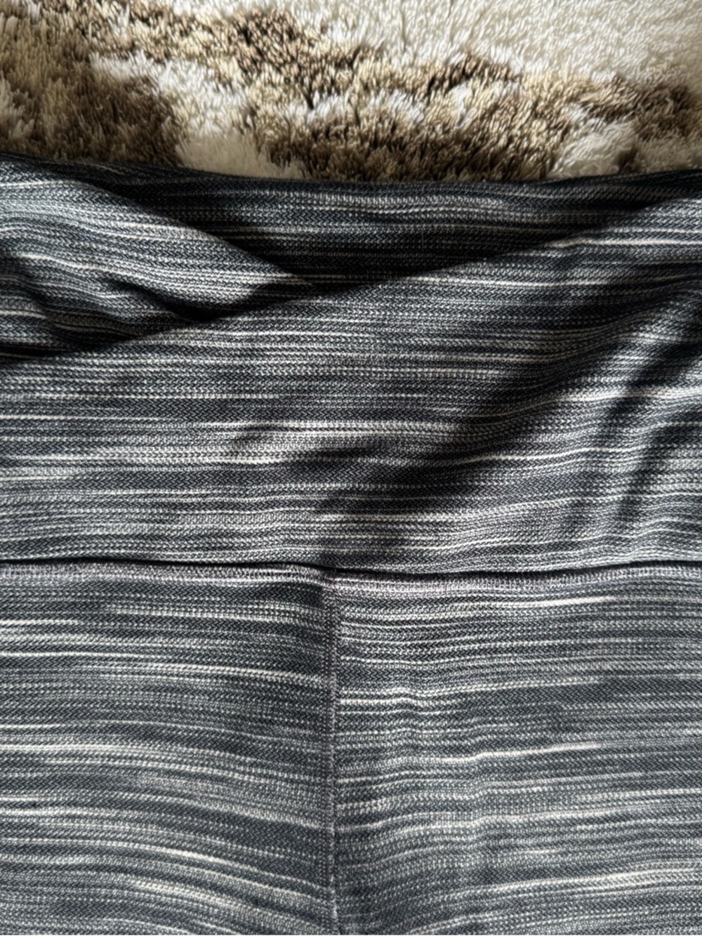 Lululemon crisscrossed Striped High-Rise Leggings in blue & white size 4 cropped - Picture 2 of 3